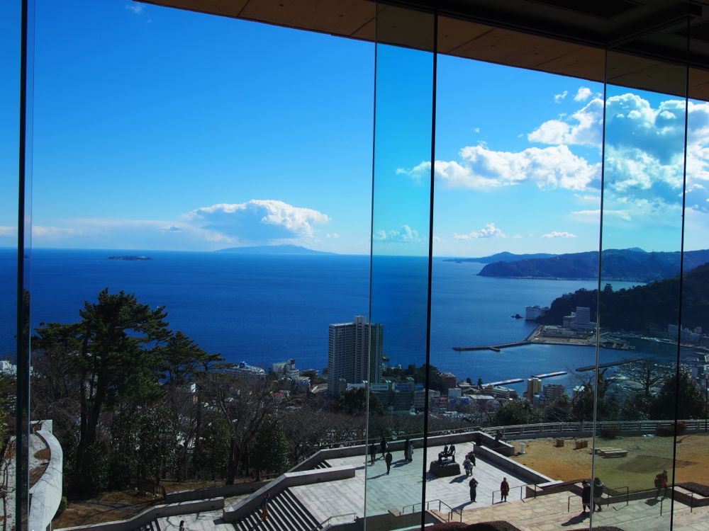 初島 初島